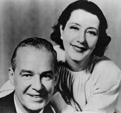 Alfred Lunt with his actress wife, Lynn Fontanne.