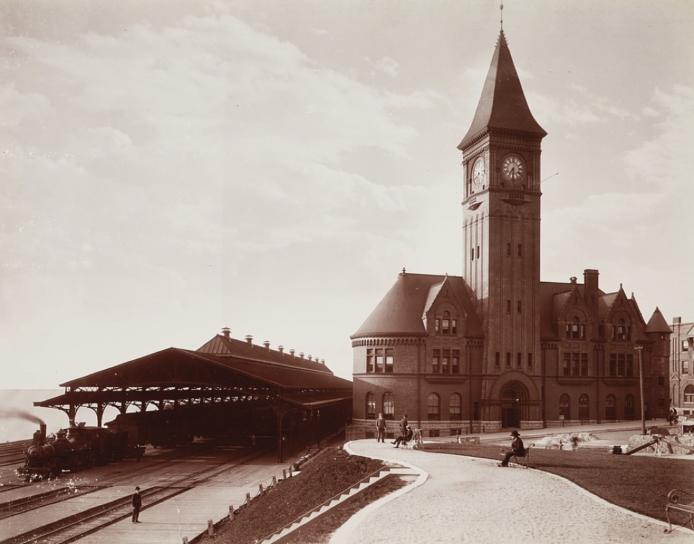 The Lake Front Depot at the turn of the century.